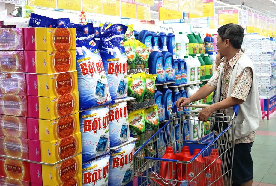 Cuối tuần siêu thị giảm giá mạnh bột giặt, dầu gội, chảo chống dính 