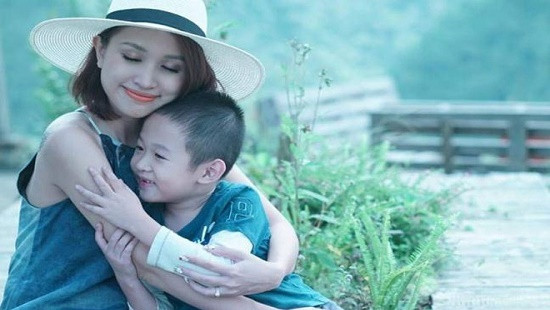 Làm mẹ đơn thân: Họ đáng được tôn trọng