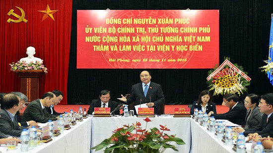 Thủ tướng Nguyễn Xuân Phúc làm việc với Viện Y học biển Việt Nam