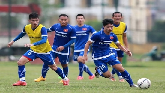 AFF Suzuki Cup 2016: Thầy trò Hữu Thắng tập luyện trên đất Indonesia