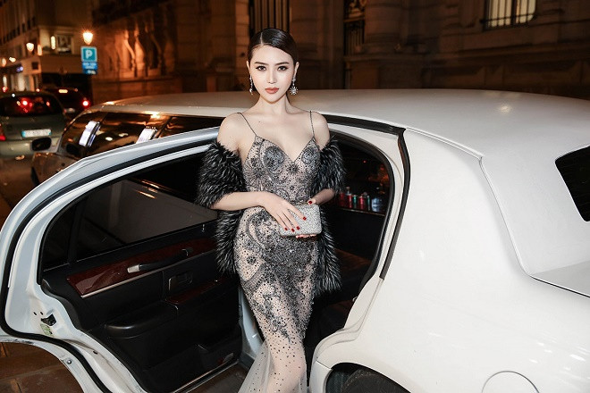 Ngọc Duyên lần đầu diện đầm xuyên thấu, cùng Lê Hà tới show Victoria's Secret 2016