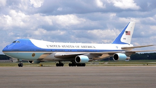 Trump hối thúc chính phủ hủy hợp đồng chuyên cơ tổng thống với Boeing