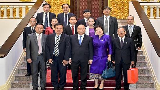 Thủ tướng Nguyễn Xuân Phúc tiếp Bộ trưởng Phủ Thủ tướng Lào