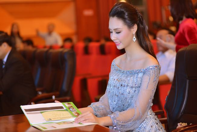Hoa hậu biển Thuỳ Trang đẹp rạng ngời với vai trò đại sứ 