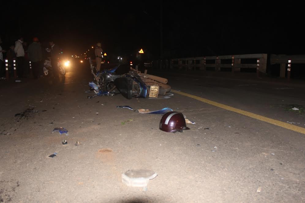 Đắk Lắk: Xe máy tông vào xe công nông, một người tử vong