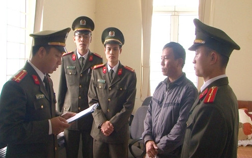 Thanh Hóa: Bắt giam nguyên Chủ tịch UBND xã và cán bộ địa chính