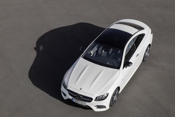 Cận cảnh Mercedes-Benz E-class coupe trong ngày chính thức được giới thiệu