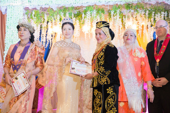 Lý Nhã Kỳ đẹp quyền lực, lộng lẫy trong Lễ sắc phong công chúa bộ tộc  Mindanao 
