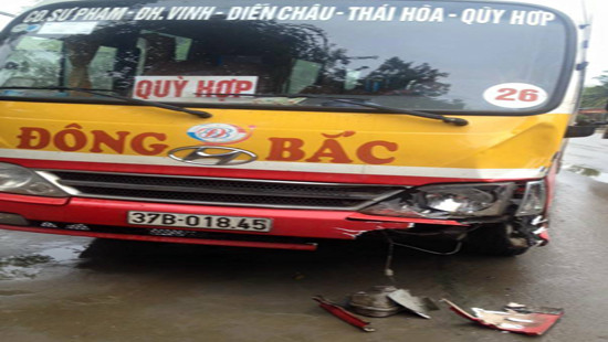 Nghệ An: Xe buýt đâm xe máy, Bí thư Đảng ủy xã tử vong