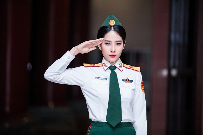 Nguyễn Lệ Nam Em hát tặng các chiến sĩ nhân ngày Quân đội Nhân dân Việt Nam