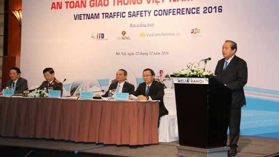 Phó Thủ tướng Thường trực Trương Hòa Bình dự Hội nghị an toàn giao thông