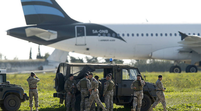Vụ cướp máy bay Libya: Không tặc đầu hàng