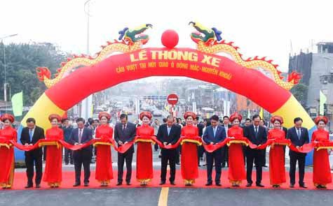 Phó Thủ tướng Trương Hoà Bình dự khánh thành cầu vượt Ô Đông Mác (Hà Nội)