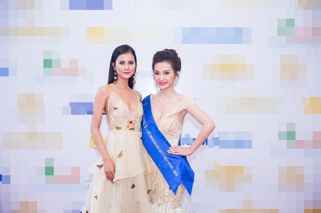 Hương Ly ngọt ngào lấn át dàn mỹ nhân trên thảm đỏ Miss Universe Vietnam 2017