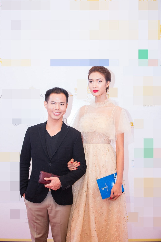 Hương Ly ngọt ngào lấn át dàn mỹ nhân trên thảm đỏ Miss Universe Vietnam 2017