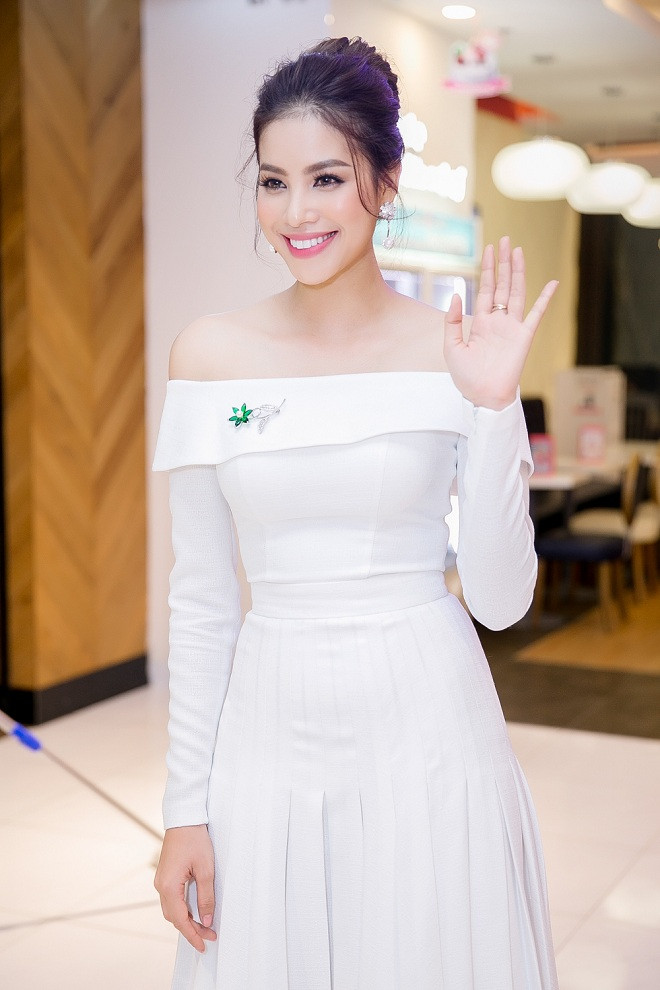 Hoa hậu Phạm Hương đến ủng hộ phim của An Nguy