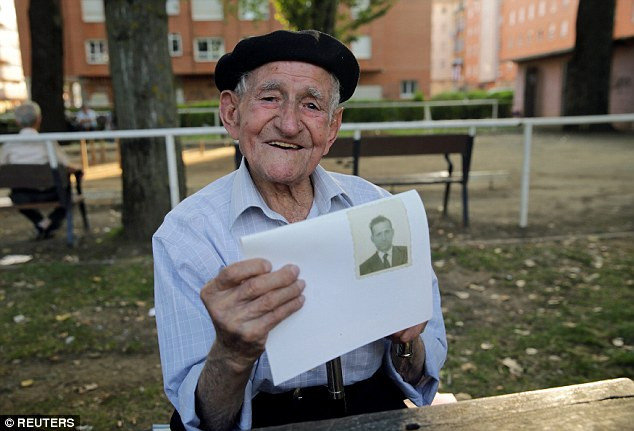 Bí quyết sống lâu trên 100 tuổi của 9 cụ già người Tây Ban Nha 