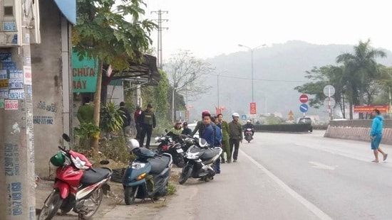 Giải cứu hai mẹ con bị chồng ngáo đá nhốt trong nhà hành hung