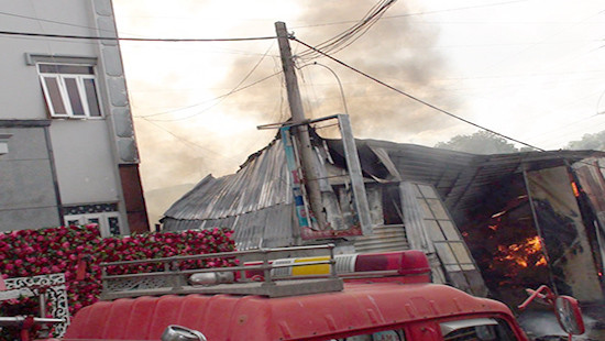 Đồng Nai: Xưởng ván ép cháy dữ dội giữa khu dân cư