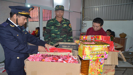Quảng Ninh: Ngăn chặn 52 kg pháo lậu các loại vào nội địa