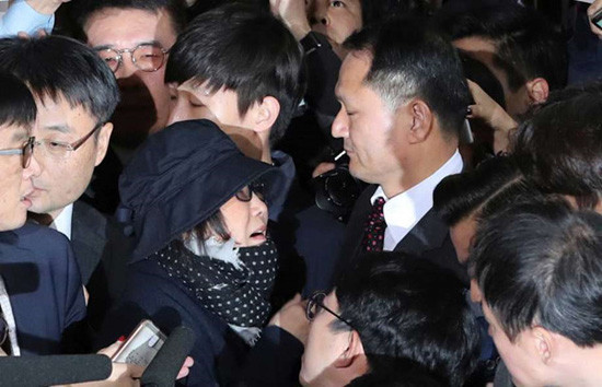 Bà Choi Soon-sil bị cáo buộc tham nhũng