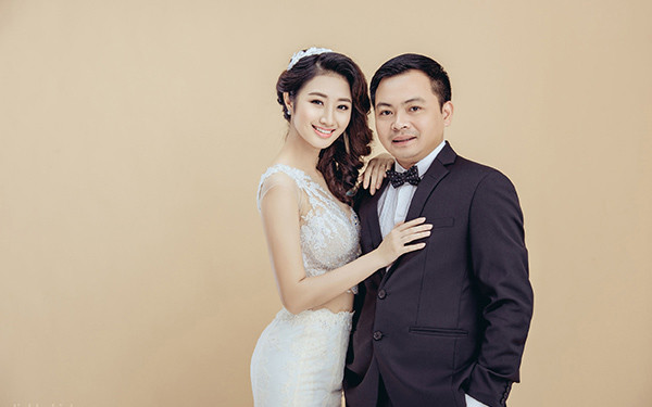 Ảnh cưới của Hoa hậu Thu Ngân và chồng đại gia chính thức lên sóng