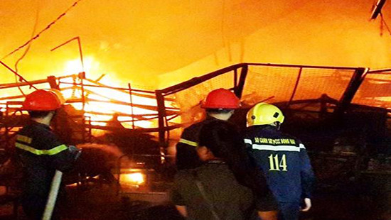 Nhà kho Công ty Suzuki Việt Nam cháy rụi trong đêm