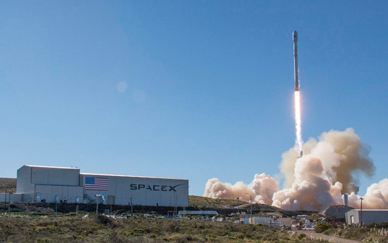 SpaceX phóng và thu hồi thành công tên lửa đẩy