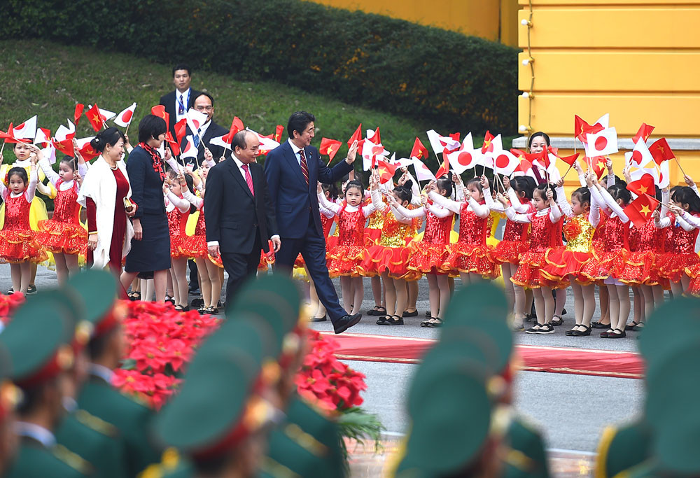 Thủ tướng Nguyễn Xuân Phúc đón và hội đàm với Thủ tướng Nhật Bản Shinzo Abe