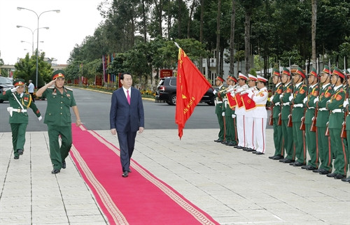 Chủ tịch nước thăm, chúc Tết lực lượng vũ trang Quân khu 9