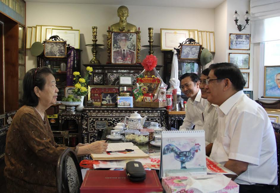 Chánh án TANDTC Nguyễn Hòa Bình thăm, chúc Tết tại TAND tỉnh Quảng Ngãi