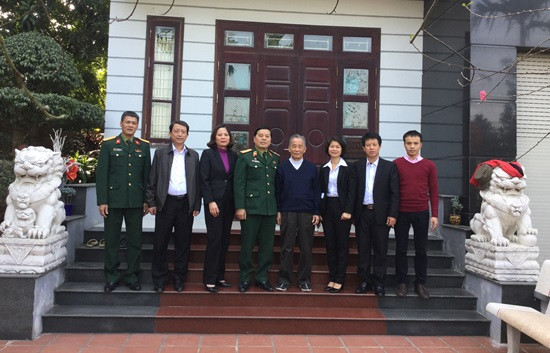  Phó Chánh án TANDTC Nguyễn Văn Hạnh chúc Tết gia đình nguyên lãnh đạo TANDTC