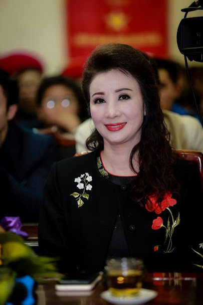 Người đẹp Kinh Bắc 2017: Á hậu Tú Anh ngồi ghế nóng