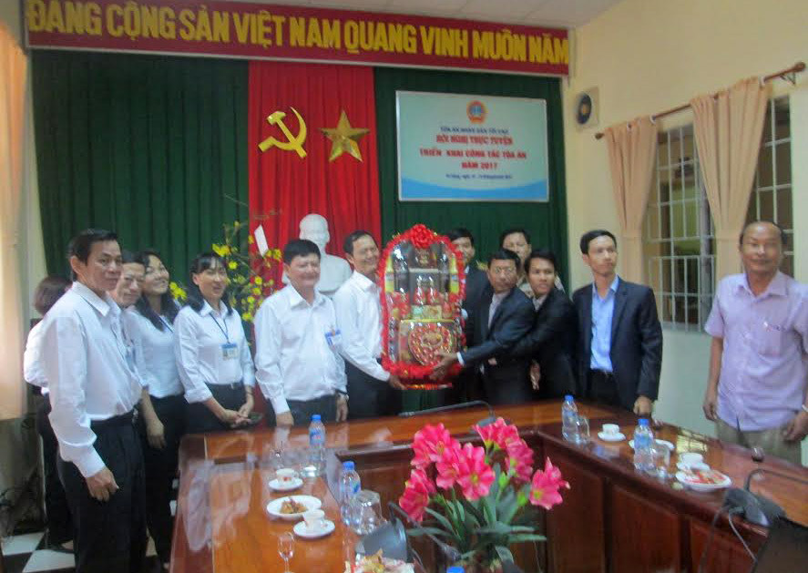 Đoàn đại biểu Tòa án tỉnh Tà Keo (Campuchia) thăm, chúc Tết TAND tỉnh An Giang