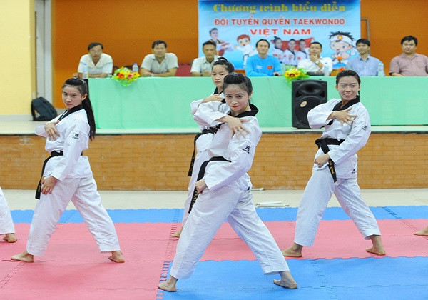 Taekwondo Việt Nam “mở hàng” đầu năm 4 HCV