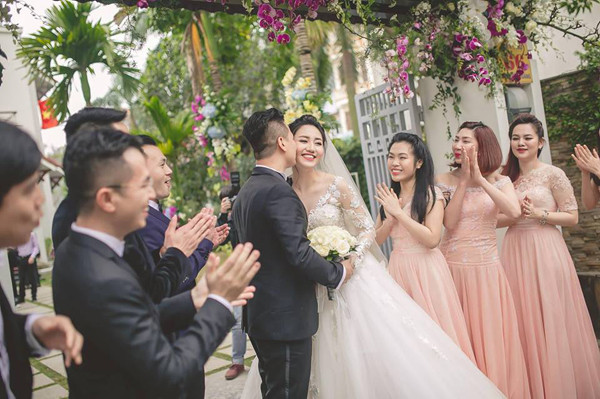 Những đám cưới đẹp hơn cả cổ tích của sao Việt năm 2016