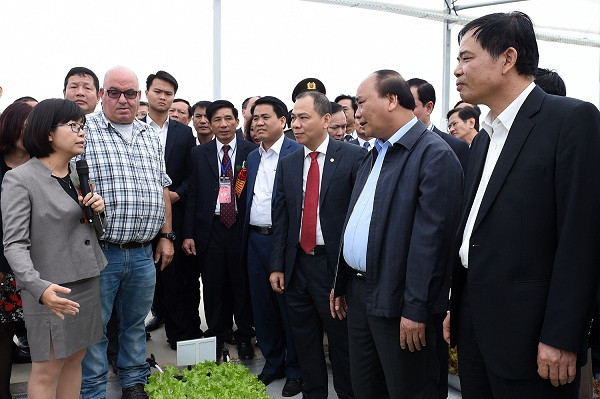 Thủ tướng nhấn nút khởi động sản xuất nông nghiệp công nghệ cao