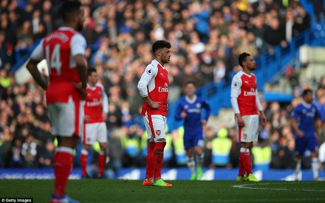 Premier League: Thắng đậm Arsenal, Chelsea tiếp tục “vô đối” 