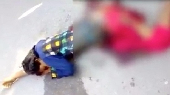 Ấn Độ: Nam thanh niên bị chảy máu đến chết vì người xung quanh mải quay video