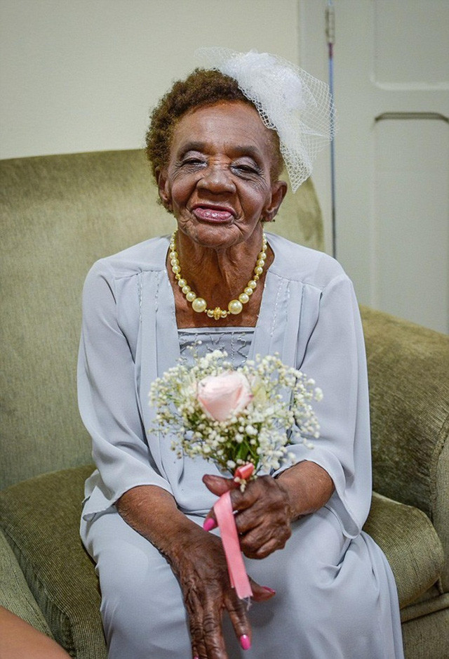 Cụ bà 106 tuổi lập kỷ lục vị hôn thê lớn tuổi nhất thế giới