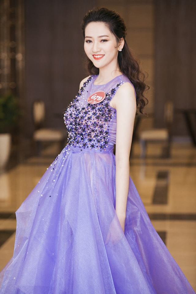 Người đẹp Kinh Bắc 2017 kiều diễm với trang phục dạ hội