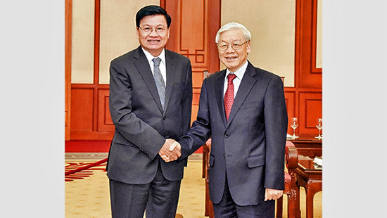 Tổng Bí thư tiếp Thủ tướng Lào Thongloun Sisoulith