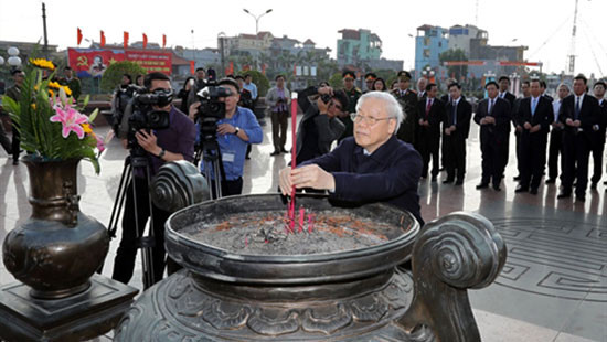 Tổng Bí thư làm việc tại Nam Định; dâng hương tưởng niệm đồng chí Trường Chinh