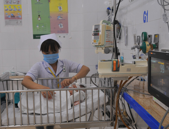Đồng Nai: Bé sơ sinh bị dị tật gan nằm ngoài ổ bụng hiếm gặp