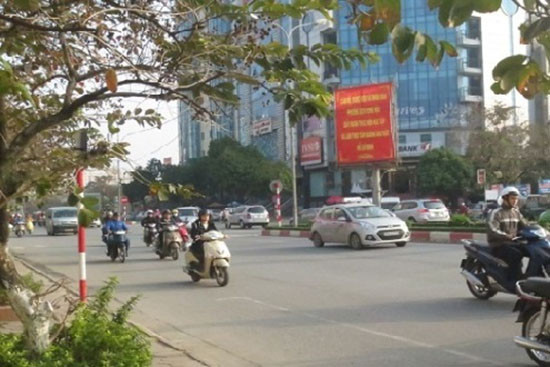 Thủ đô Hà Nội trời rét, trưa chiều hửng nắng nhẹ