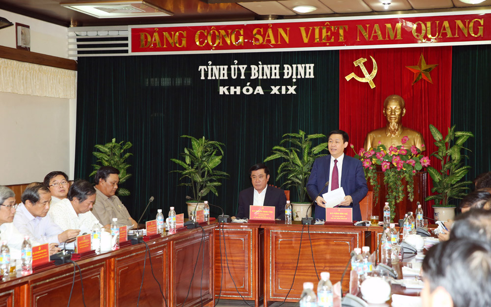 Phó Thủ tướng Vương Đình Huệ chỉ đạo kiểm điểm tại Ban Thường vụ Tỉnh uỷ Bình Định