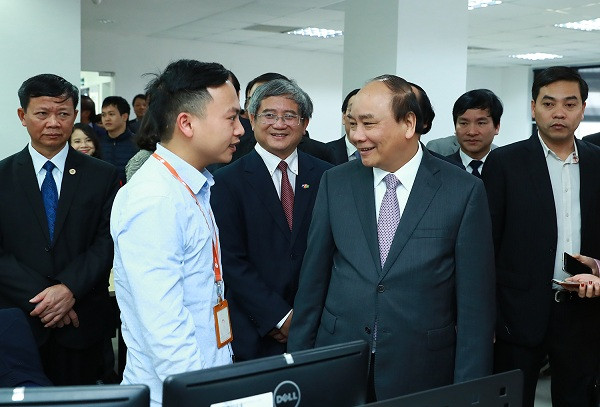 Thủ tướng Nguyễn Xuân Phúc thăm và làm việc tại khu Công nghệ cao Hòa Lạc