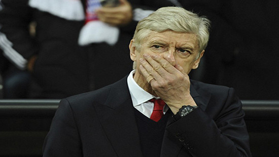 CĐV Arsenal phẫn nộ và yêu cầu HLV Wenger từ chức