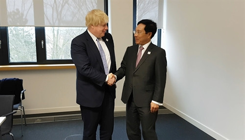 Bộ trưởng Ngoại giao Phạm Bình Minh gặp Ngoại trưởng Anh, Mỹ, Brazil