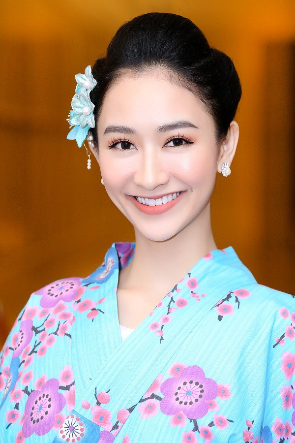 Hoa hậu Ngọc Hân hội ngộ dàn người đẹp trong bữa tiệc kiểu Nhật
